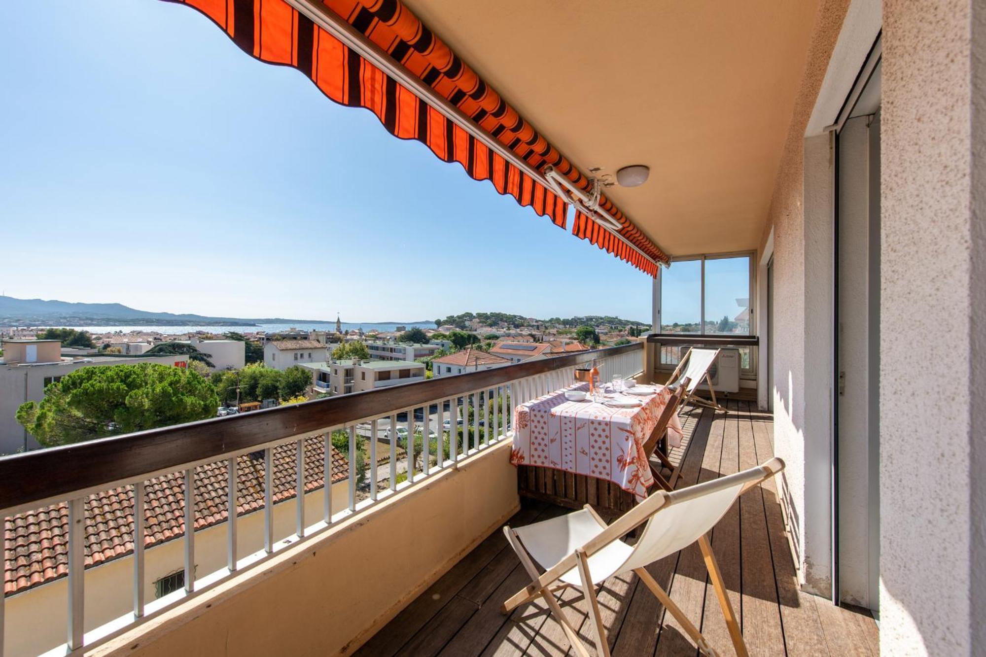Le Cadet - Vue Panoramique Ville Et Baie De Sanary Sur Mer, Parking & Terrasse - 2 A 4 Pers Exterior foto